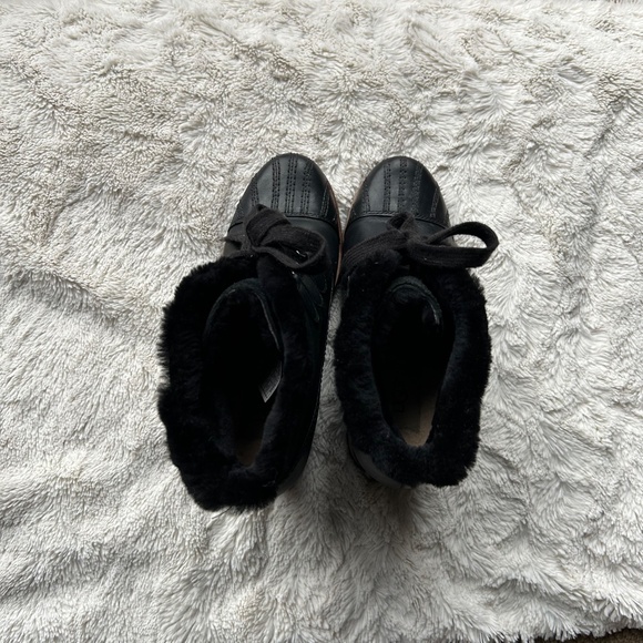 Ugg Winter Boots - Picture 13 of 14